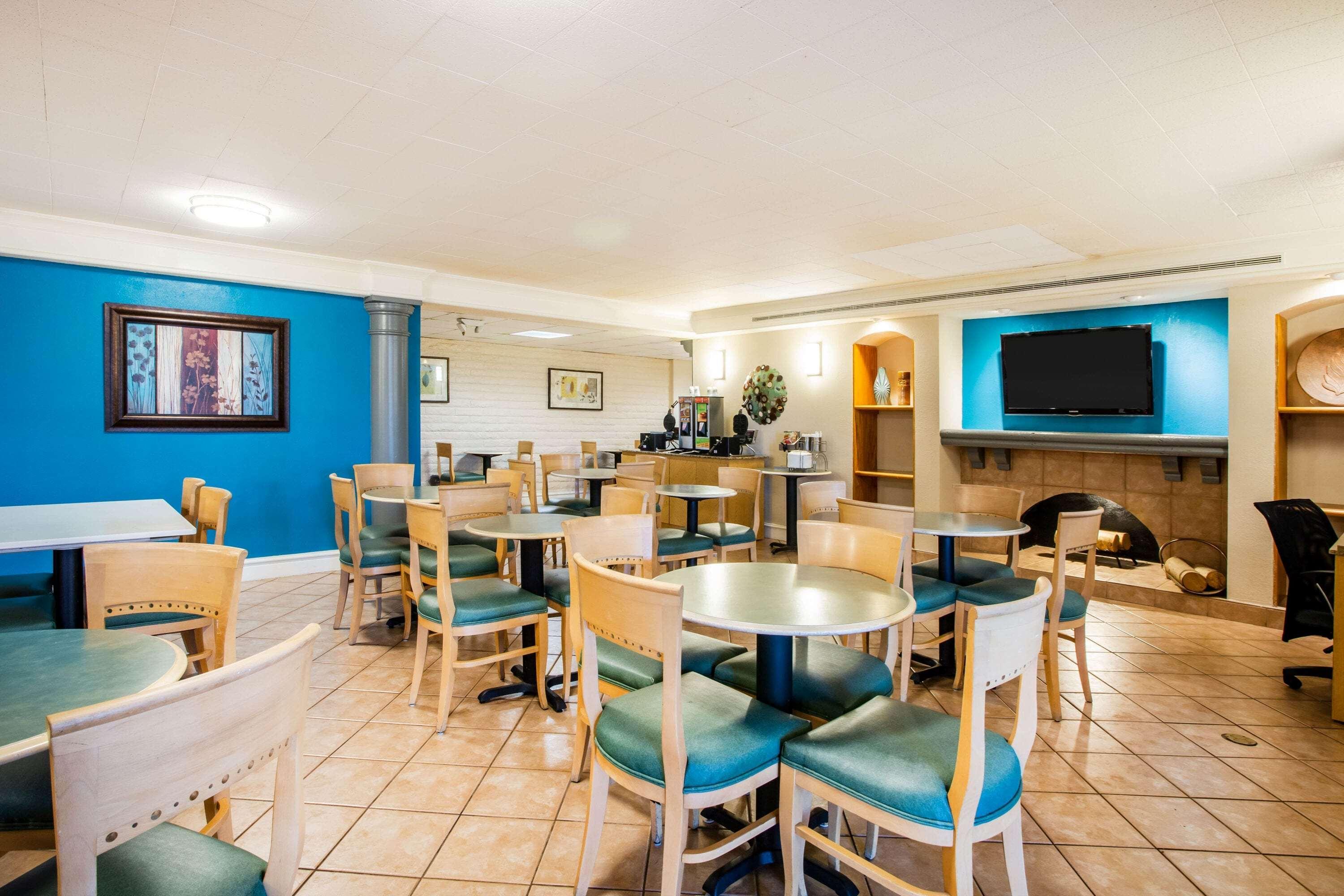 La Quinta Inn by Wyndham Norfolk Virginia Beach Exterior foto