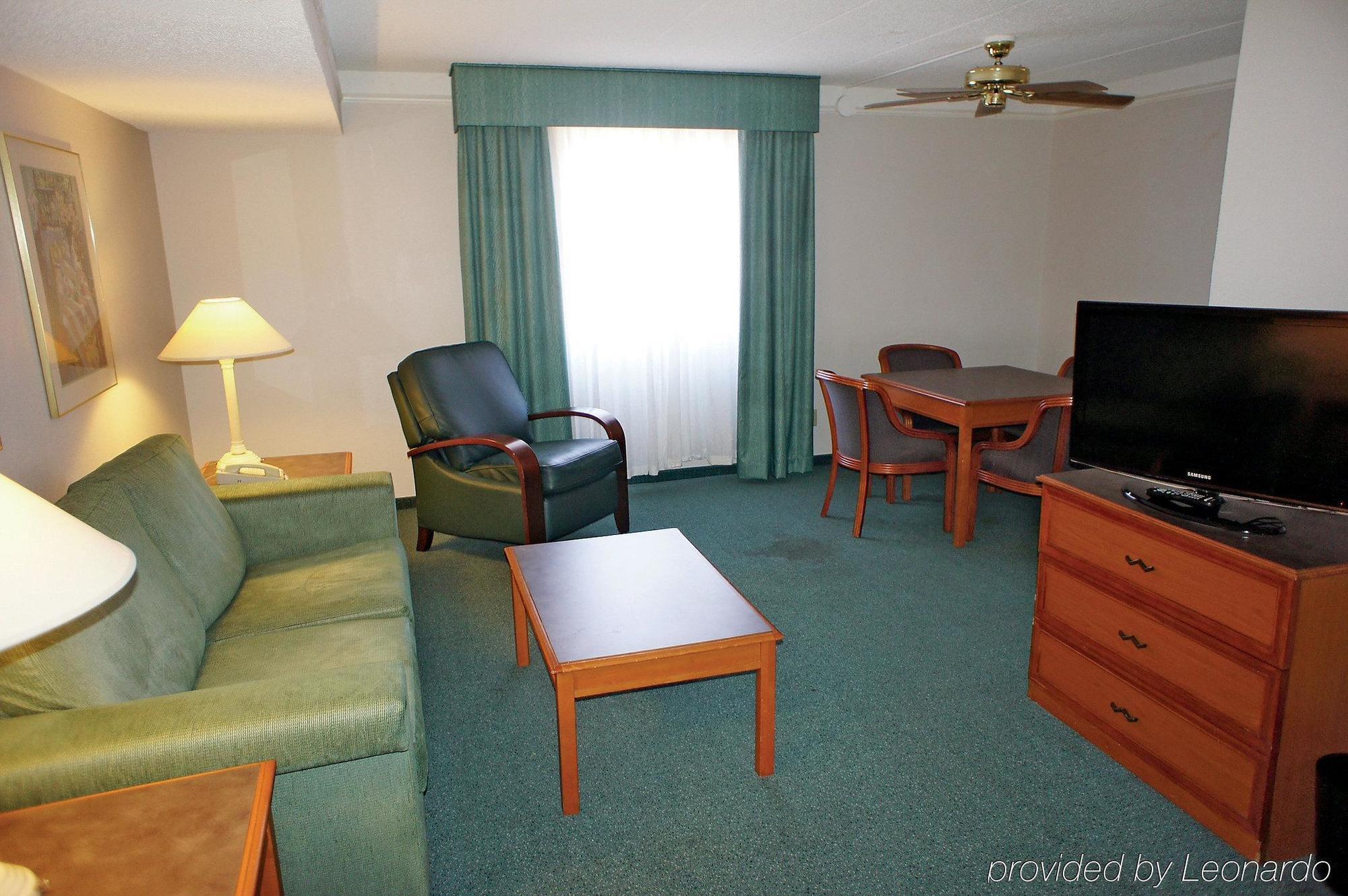 La Quinta Inn by Wyndham Norfolk Virginia Beach Exterior foto